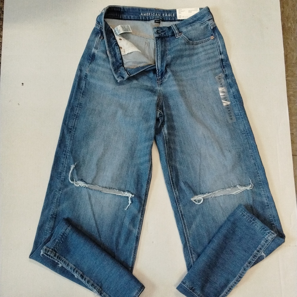 American Eagle Outfitters Women's Distressed Blue Boyfriend Jeans - Picture 5 of 7